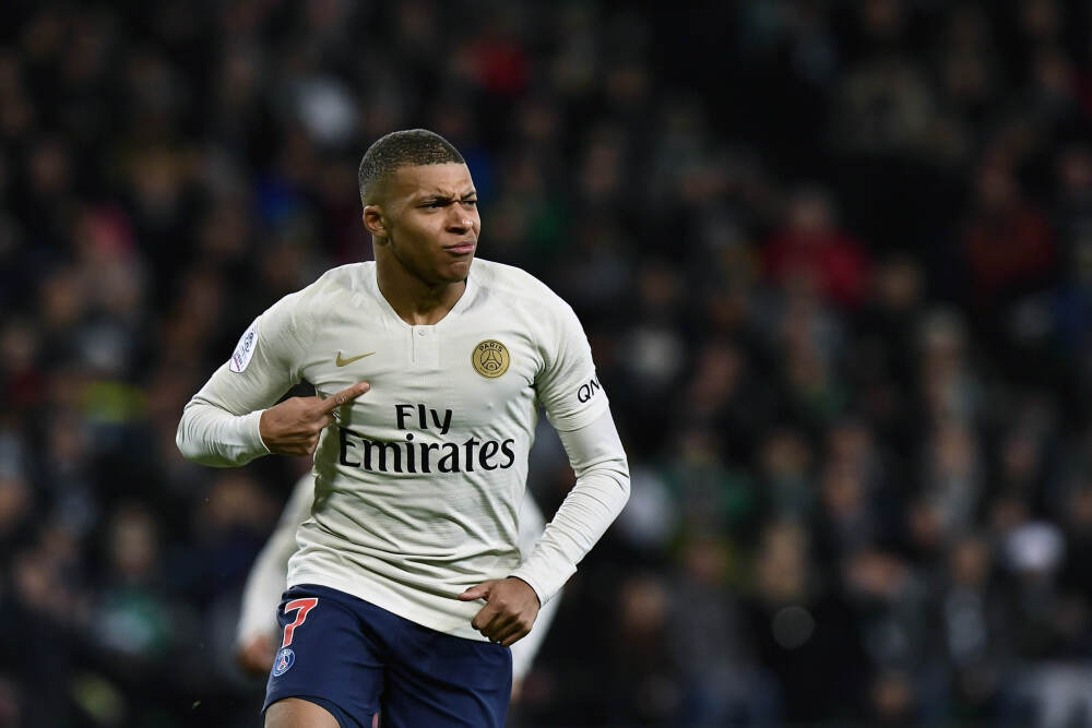 卧龙凤雏！海港后防失误，泰山反击绝佳机会二打一&卡扎传丢